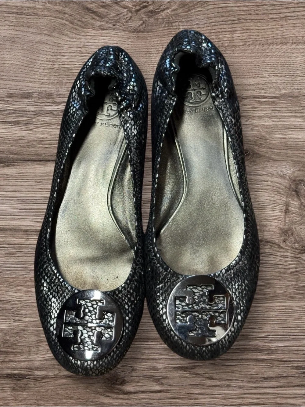 TORY BURCH REVA CLASSIC RARE SILVER SNAKE LOGO BALLET FLATS US 9